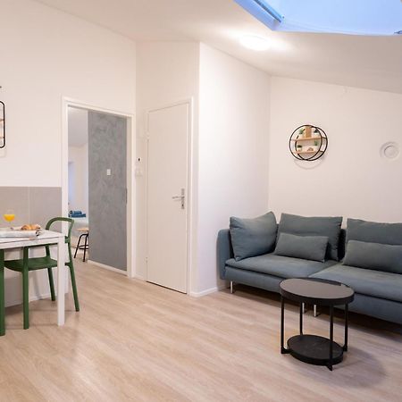 Loft With 2 Bedrooms - Historical District Ровин Екстериор снимка