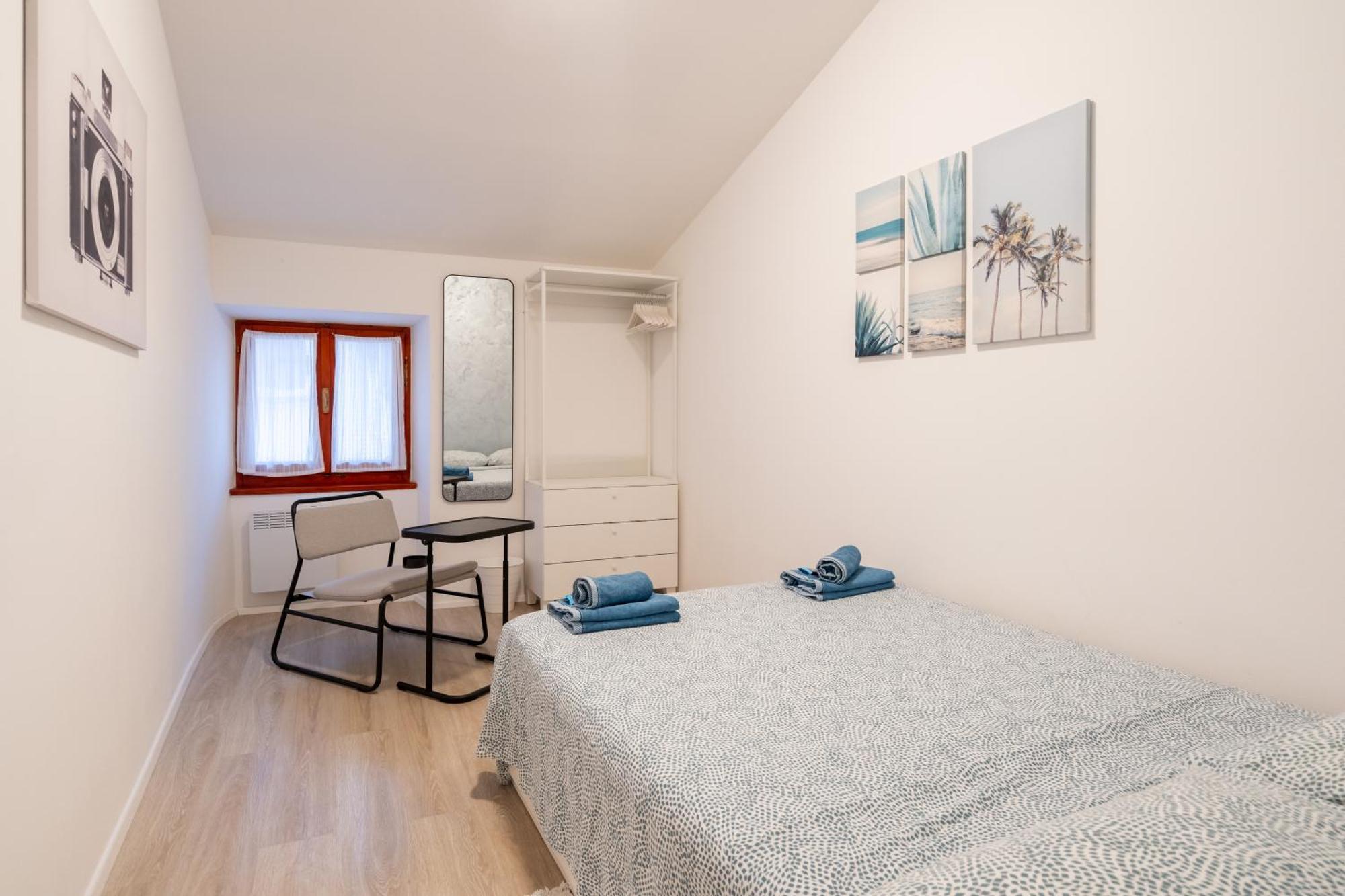 Loft With 2 Bedrooms - Historical District Ровин Екстериор снимка